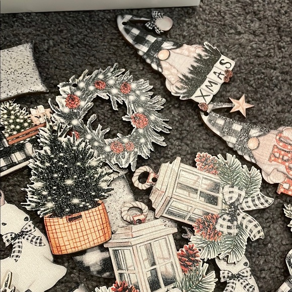 NWT Huwera Christmas Wooden Ornaments Set - 36 pieces - Picture 3 of 5